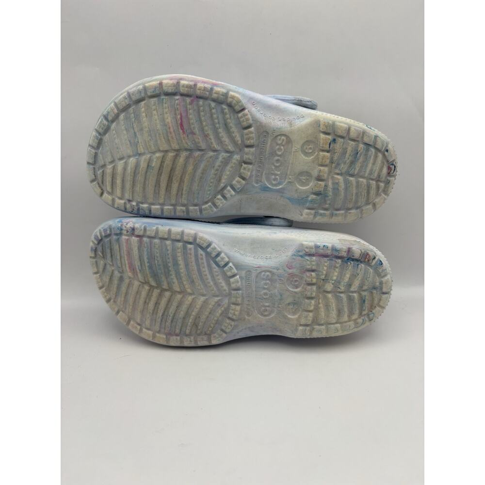 Crocs Classic Marbled Blue Clogs Women Size 6 - Picture 8 of 9